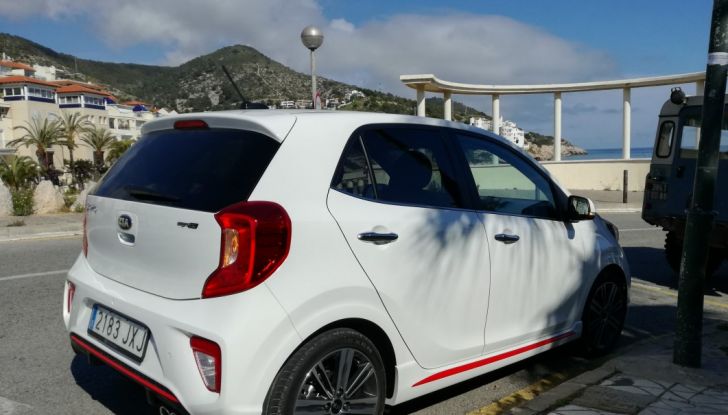 Nuova Kia Picanto 2017, prova su strada della citycar poca spesa e tanta resa - Foto 12 di 35