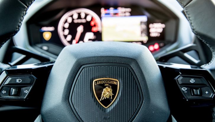 Lamborghini Huracán LP 640-4: La nostra prova su strada - Foto 3 di 19