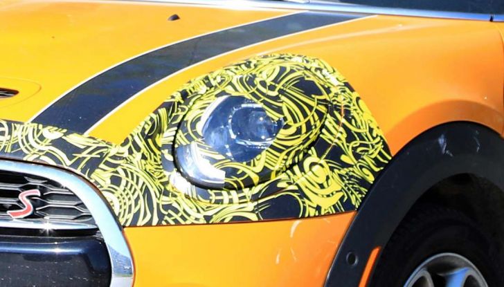 MINI 3 e 5 porte Facelift 2018, primi test drive e dettagli - Foto 2 di 13