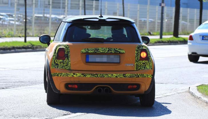 MINI 3 e 5 porte Facelift 2018, primi test drive e dettagli - Foto 10 di 13