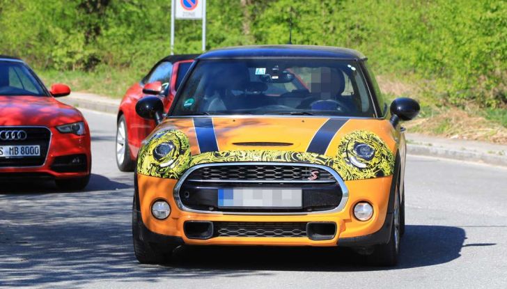 MINI 3 e 5 porte Facelift 2018, primi test drive e dettagli - Foto 11 di 13