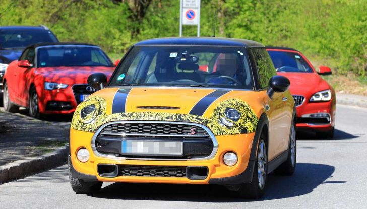 MINI 3 e 5 porte Facelift 2018, primi test drive e dettagli - Foto 12 di 13