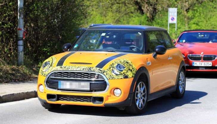 MINI 3 e 5 porte Facelift 2018, primi test drive e dettagli - Foto 13 di 13