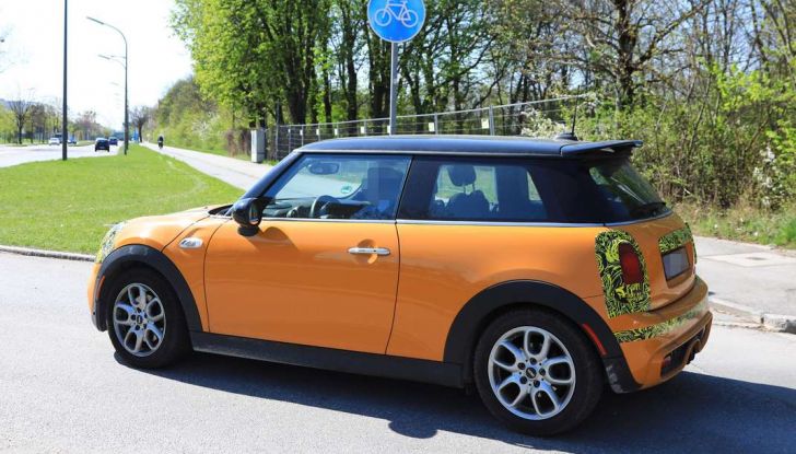 MINI 3 e 5 porte Facelift 2018, primi test drive e dettagli - Foto 6 di 13
