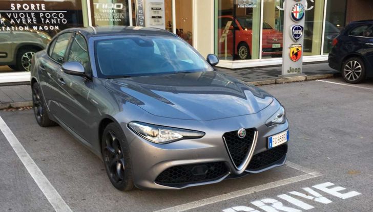 Alfa Romeo Giulia Sport Edition arriva nelle concessionarie a 47.000 euro - Foto 12 di 12