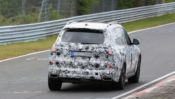 BMW X7 prime immagini spia e dettagli del nuovo SUV di lusso - Foto 15 di 15