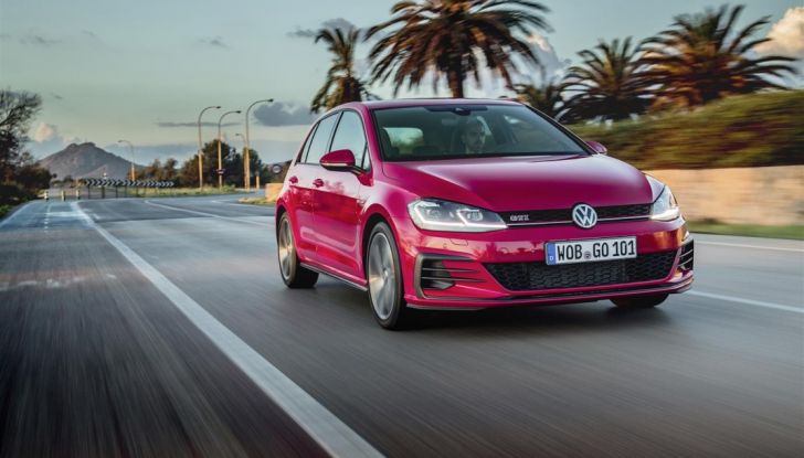 Prova nuova Volkswagen Golf 2017, versioni speciali: dall’elettrico alla Golf R - Foto 2 di 20