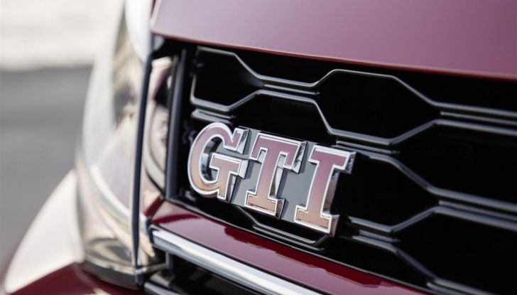 Prova nuova Volkswagen Golf 2017, versioni speciali: dall’elettrico alla Golf R - Foto 13 di 20