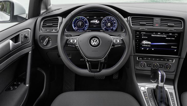 Prova nuova Volkswagen Golf 2017, versioni speciali: dall’elettrico alla Golf R - Foto 5 di 20