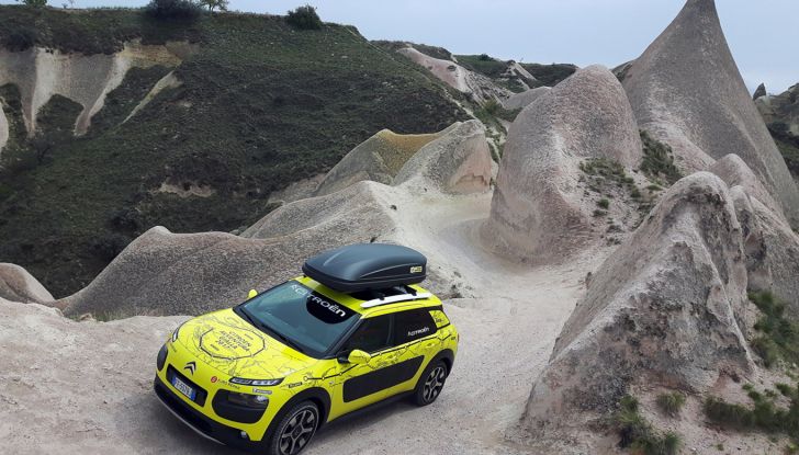 Citroën Avventura Gialla 2017: la C4 Cactus nella selvaggia Cappadocia - Foto 1 di 5