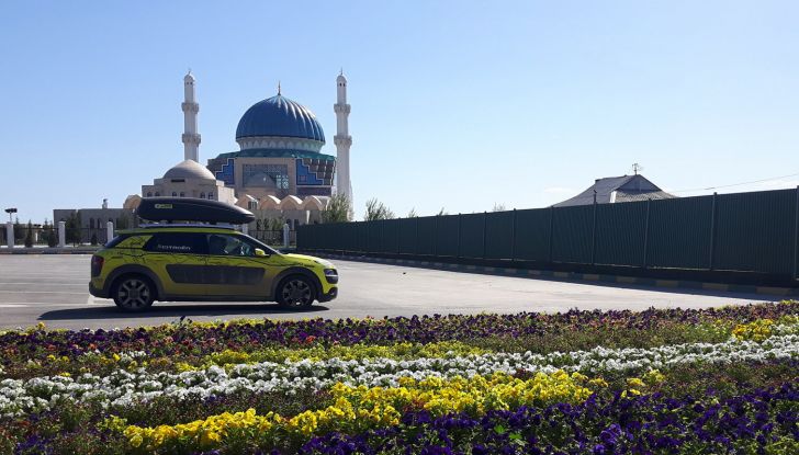 Citroën Avventura Gialla: la C4 Cactus si dirige verso il Kirghizistan - Foto 1 di 6