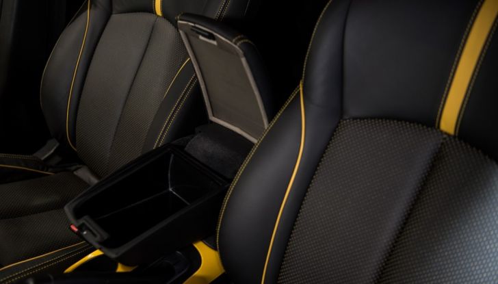 Smartphone alla guida, Nissan prova ad affrontare il problema con una scoperta del 1800 - Foto 5 di 11