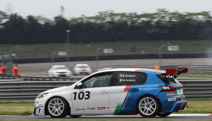 Debutto positivo per Stefano Accorsi e la Peugeot 308 Racing Cup - Foto 3 di 4