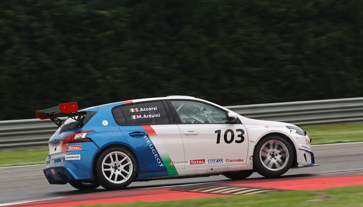 Debutto positivo per Stefano Accorsi e la Peugeot 308 Racing Cup - Foto 1 di 4