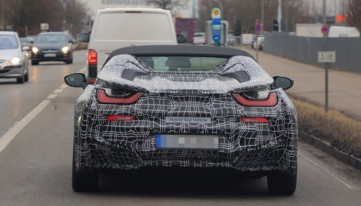 BMW i8 Spyder, prime immagini spia della cabrio tedesca - Foto 13 di 26