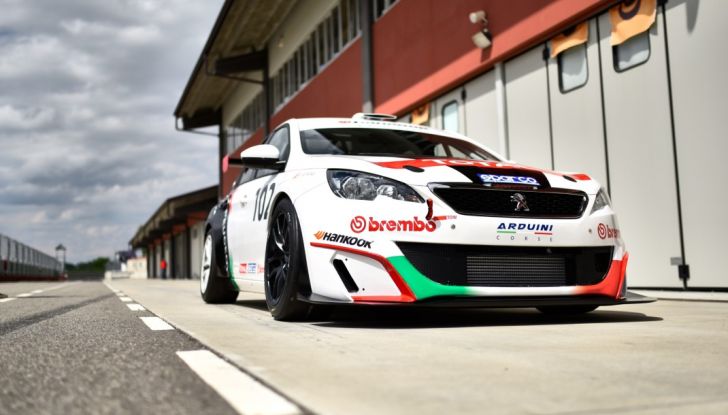 Peugeot 308 Cup Racing, Stefano Accorsi da Attore a Pilota - Foto 3 di 39