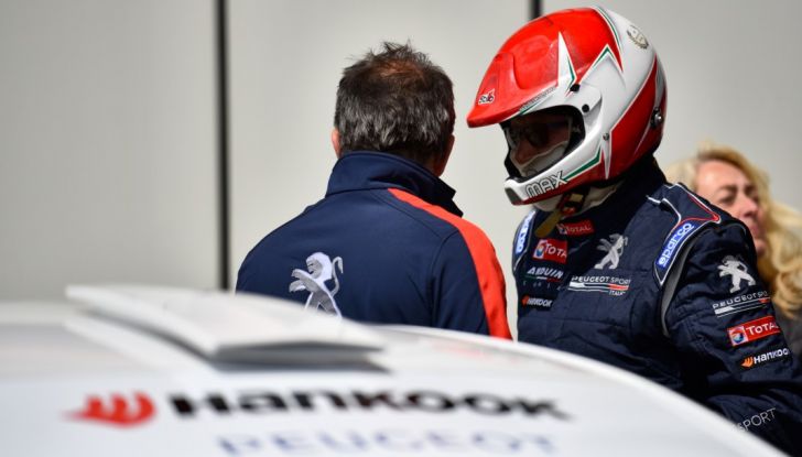 Peugeot 308 Cup Racing, Stefano Accorsi da Attore a Pilota - Foto 21 di 39