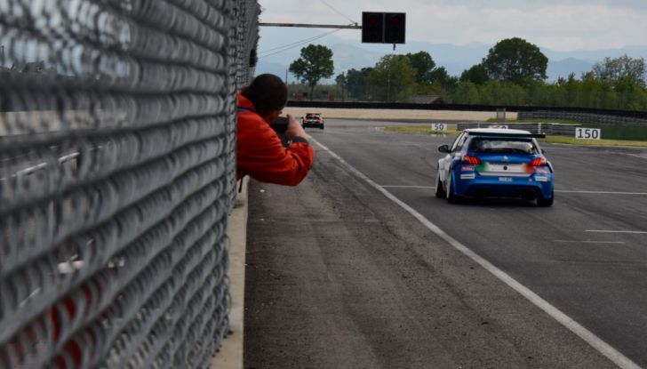 Peugeot 308 Cup Racing, Stefano Accorsi da Attore a Pilota - Foto 28 di 39