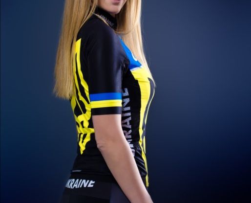 Elena Novikova, una Jeep Renegade firmata Mopar per il ciclismo - Foto 4 di 7