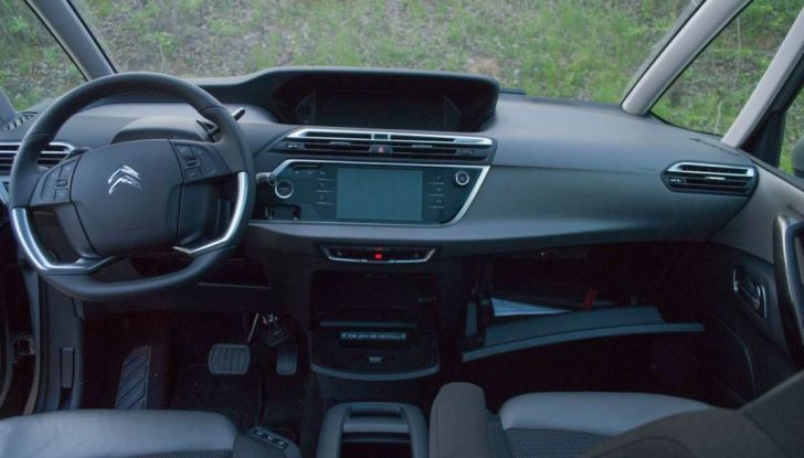 Citroën Grand C4 Picasso ​automatica ​: la nostra prova del Diesel da 120CV - Foto 35 di 37