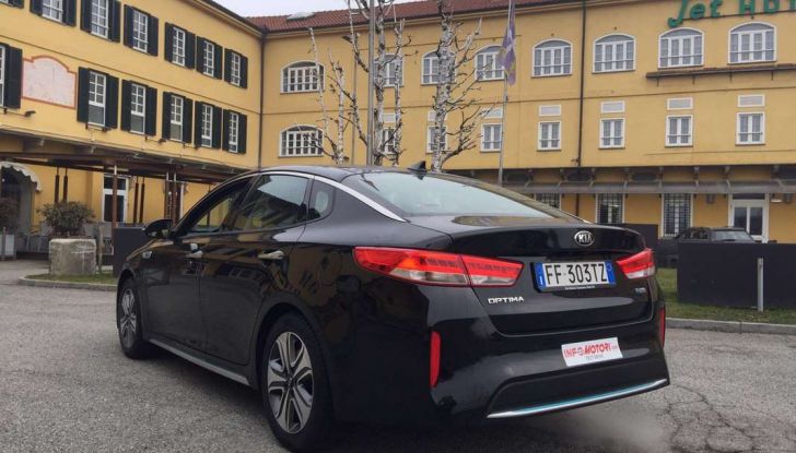 Kia Optima Plug-in Hybrid, prova su strada e impressioni di guida - Foto 1 di 22
