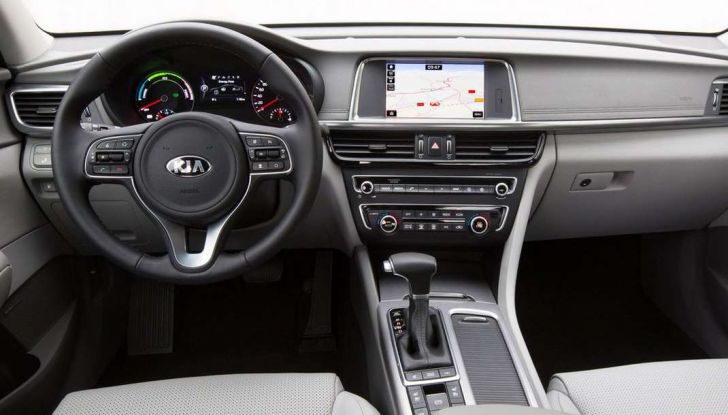 Kia Optima Plug-in Hybrid, prova su strada e impressioni di guida - Foto 12 di 22