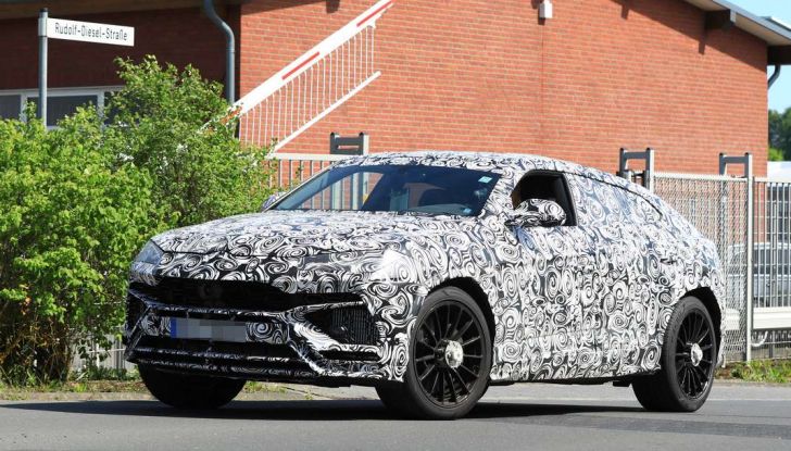 Lamborghini Urus, il SUV di lusso con V8 da 650 CV - Foto 11 di 41