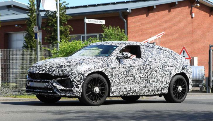 Lamborghini Urus, il SUV di lusso con V8 da 650 CV - Foto 12 di 41