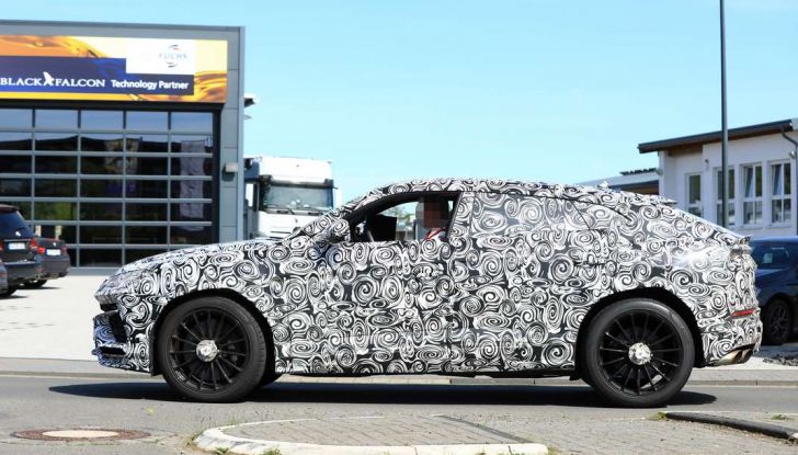 Lamborghini Urus, il SUV di lusso con V8 da 650 CV - Foto 14 di 41