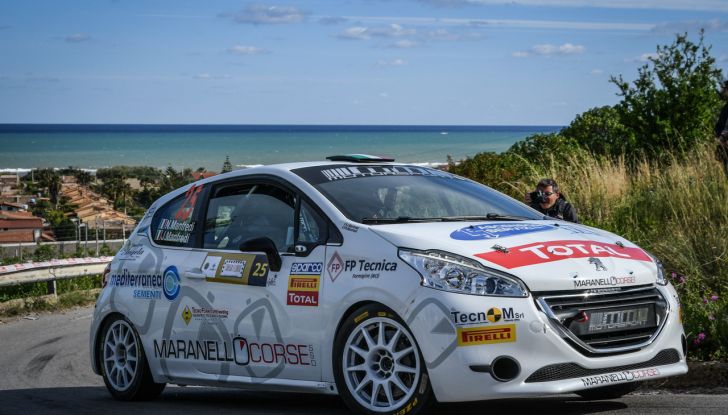 Peugeot, Pirelli ed i trofeisti del Competition per la Famiglia del commissario Laganà - Foto 6 di 8