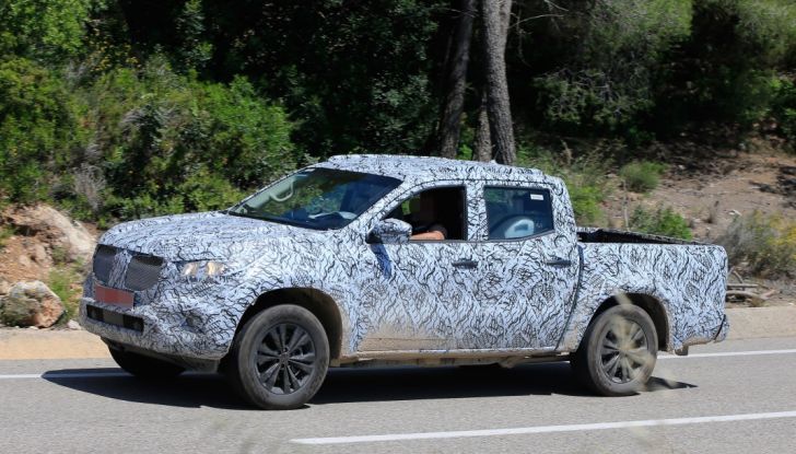 Mercedes-Benz Classe X 2018: il pick-up di lusso in arrivo - Foto 3 di 7