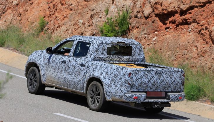 Mercedes-Benz Classe X 2018: il pick-up di lusso in arrivo - Foto 4 di 7