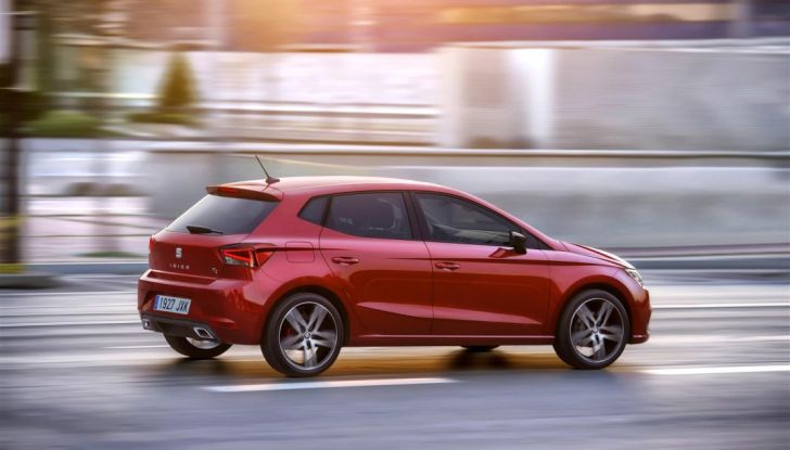 Prova Seat Ibiza 2017: giovane, bella e sportiva - Foto 3 di 28