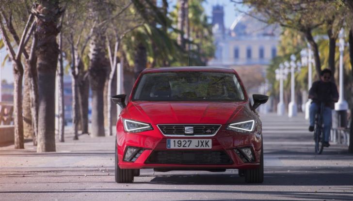 Prova Seat Ibiza 2017: giovane, bella e sportiva - Foto 5 di 28