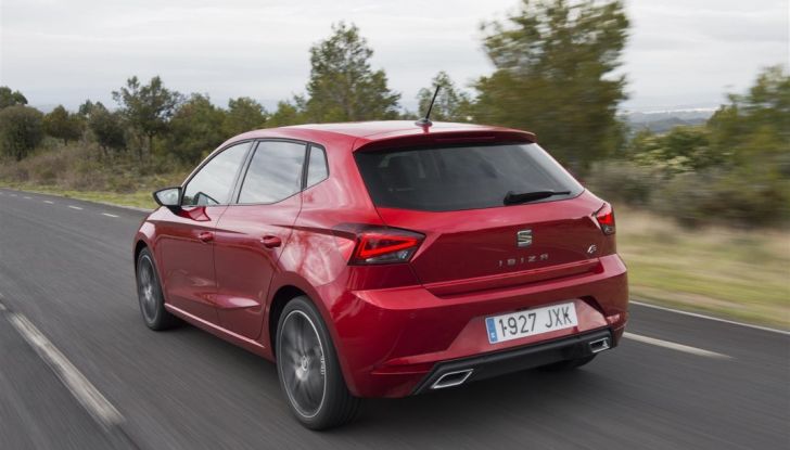 Prova Seat Ibiza 2017: giovane, bella e sportiva - Foto 8 di 28