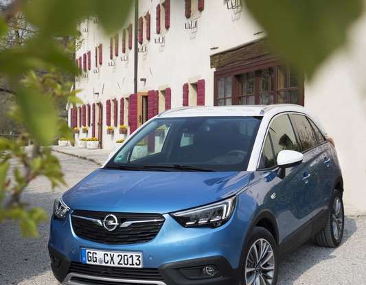 Opel Crossland X, test drive e allestimenti del crossover tedesco - Foto 25 di 38