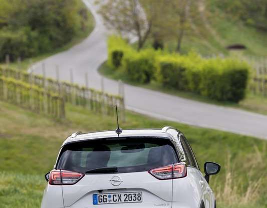 Opel Crossland X, test drive e allestimenti del crossover tedesco - Foto 31 di 38