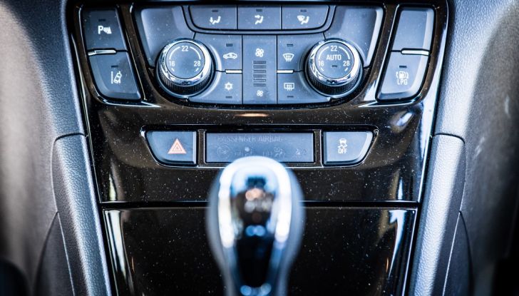 Prova su strada Opel Mokka X GPL: il SUV a tutto gas! - Foto 12 di 35