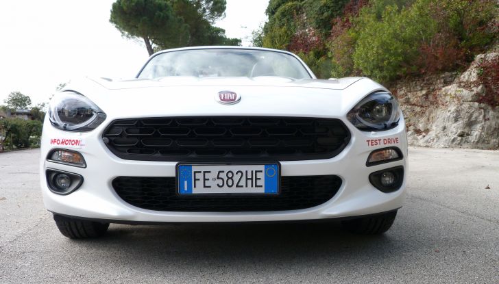 Fiat 124 Spider vs Mazda MX-5 a rate preferiamo la scoperta italiana - Foto 3 di 27