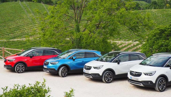 Opel Crossland X, test drive e allestimenti del crossover tedesco - Foto 1 di 38