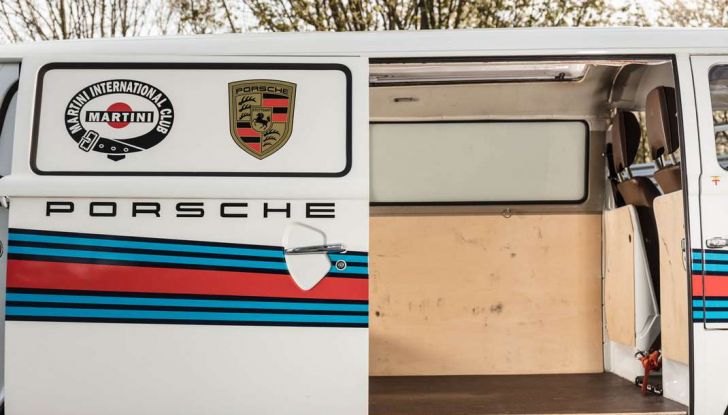 Porsche 935, all’asta un esemplare completo di… Volkswagen T2! - Foto 9 di 35