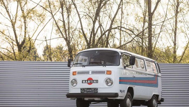 Porsche 935, all’asta un esemplare completo di… Volkswagen T2! - Foto 6 di 35