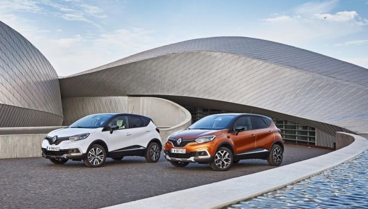 Renault Captur 2017: allestimenti più ricchi per il Crossover francese - Foto 7 di 9