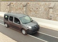 Renault: arriva la ricarica Wireless per le auto elettriche utilizzabile in marcia