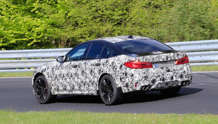 BMW M5, la berlina sportiva in azione al Nürburgring - Foto 13 di 13