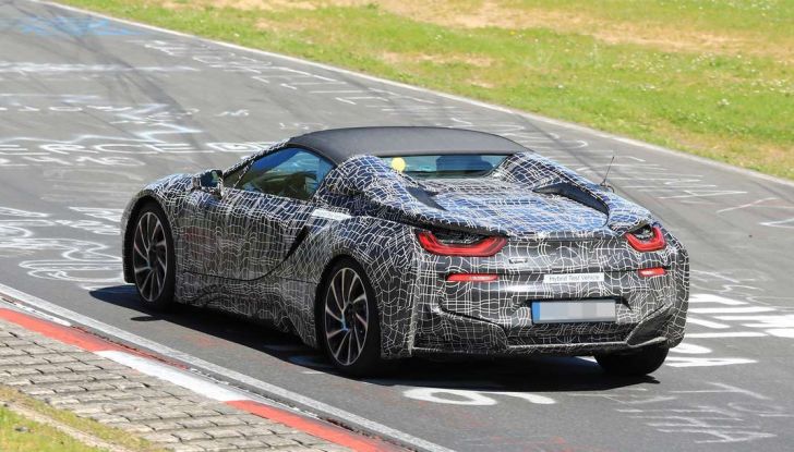 BMW i8 Spyder, prime immagini spia della cabrio tedesca - Foto 3 di 26