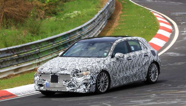 Nuova Mercedes Classe A, immagini spia dei test dinamici - Foto 6 di 9