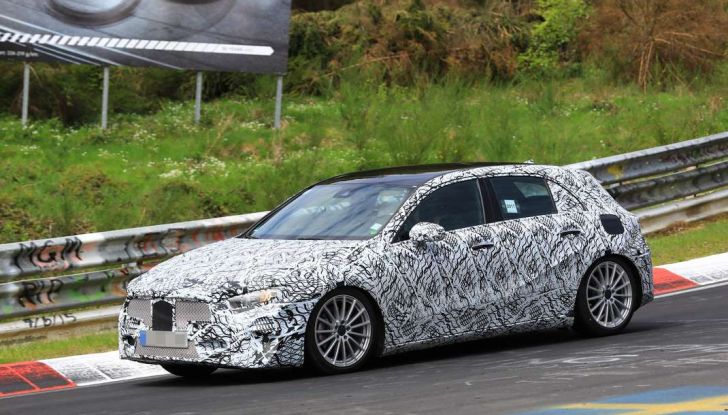 Nuova Mercedes Classe A, immagini spia dei test dinamici - Foto 1 di 9