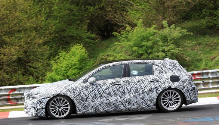 Nuova Mercedes Classe A, immagini spia dei test dinamici - Foto 7 di 9