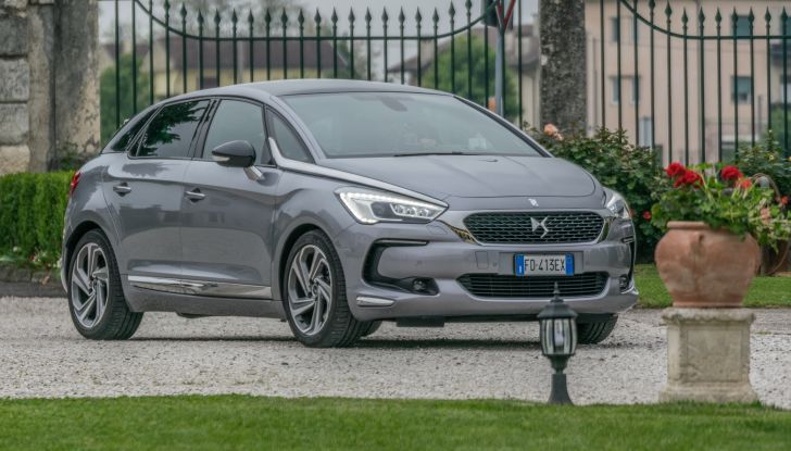 DS 5 Hybrid4, prova su strada della 5 porte ibrida - Foto 4 di 6